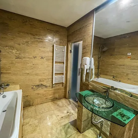 Katalina Hotel