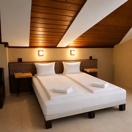 Katalina Hotel