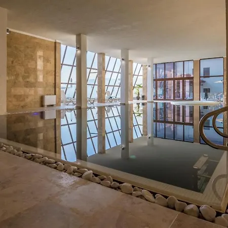 Katalina Hotel 4*